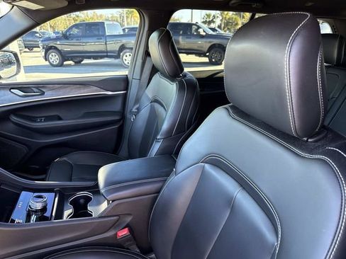 Used 2025 Jeep Grand Cherokee Limited w/ Trailer Tow Package image 20