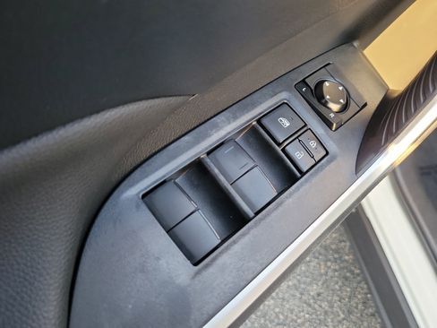 Used 2019 Toyota RAV4 XLE image 15