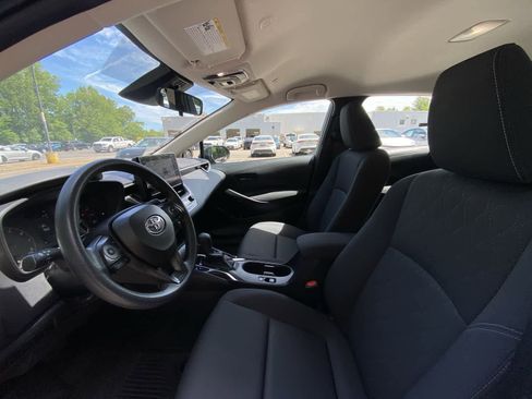 Used 2024 Toyota Corolla LE FWD image 19