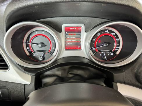 Used 2016 Dodge Journey SE w/ Flexible Seating Group FWD image 12