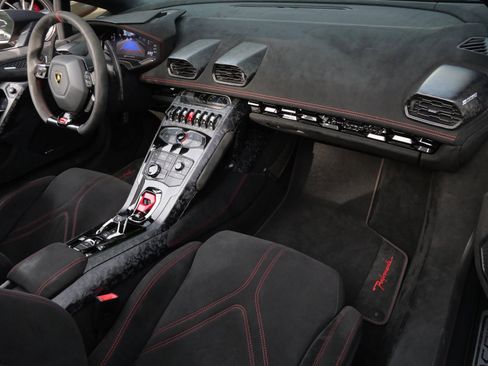 Used 2018 Lamborghini Huracan Performante image 7