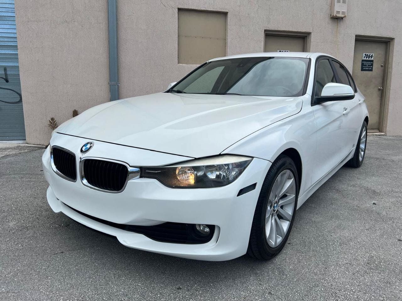 Used 2014 BMW 320i Sedan RWD image 14