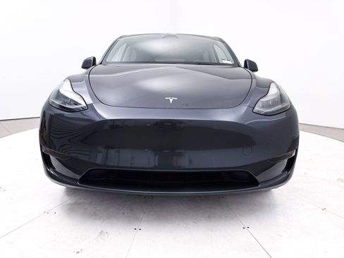 Used 2023 Tesla Model Y 2WD image 11