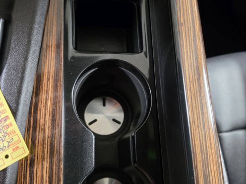 Used 2022 Cadillac Escalade ESV Luxury AWD/4WD image 47