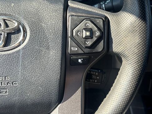 Used 2016 Toyota Tacoma 2WD Double Cab image 20