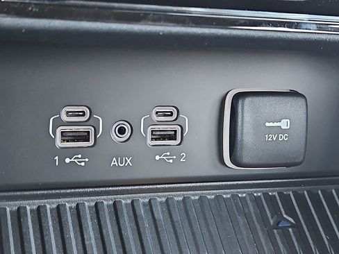 New 2026 Jeep Grand Cherokee Altitude AWD/4WD image 17