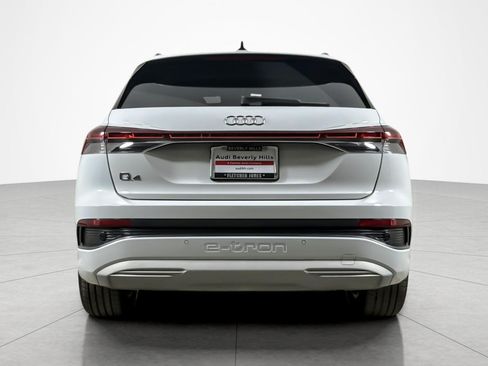 Used 2025 Audi Q4 e-tron Premium RWD image 4