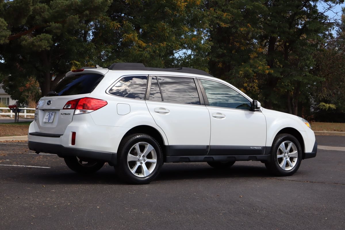 Used 2014 Subaru Outback 2.5i Limited w/ Moonroof Package AWD/4WD image 5