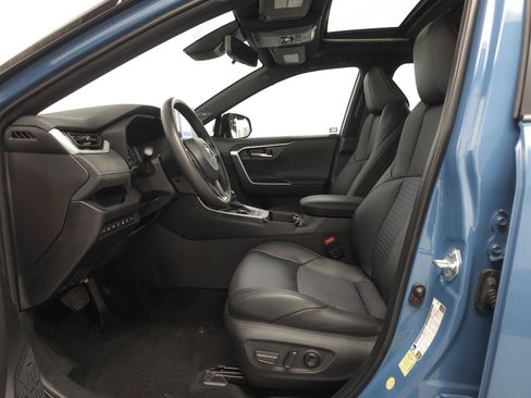 Certified 2025 Toyota RAV4 XSE w/ Advanced Technology Package AWD/4WD image 4