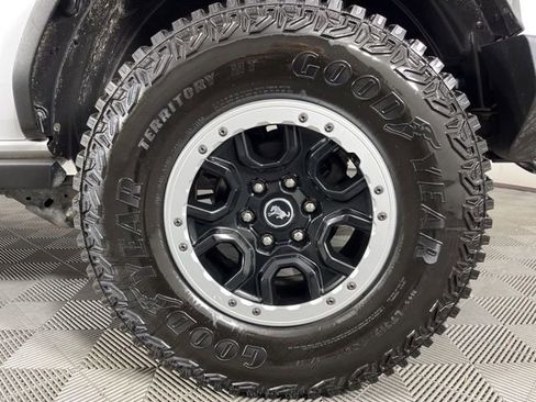 Used 2022 Ford Bronco Badlands image 13