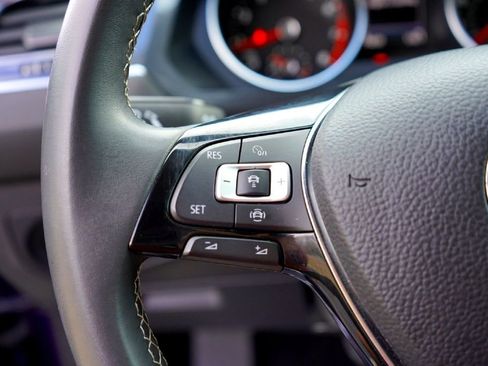 Used 2021 Volkswagen Tiguan SE w/ 3-Row Tiguan MDO Package image 18