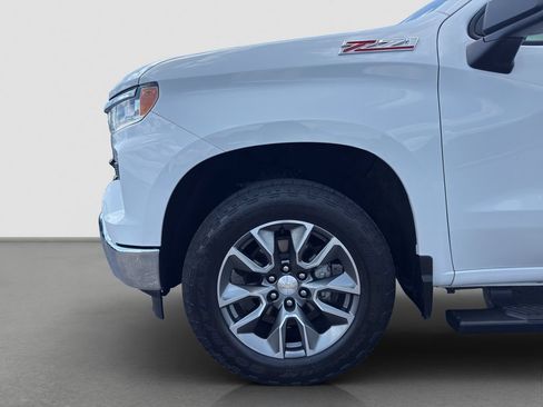 Used 2024 Chevrolet Silverado 1500 LT AWD/4WD image 20
