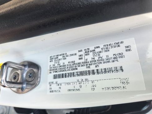 Used 2020 Ford Escape SE image 14