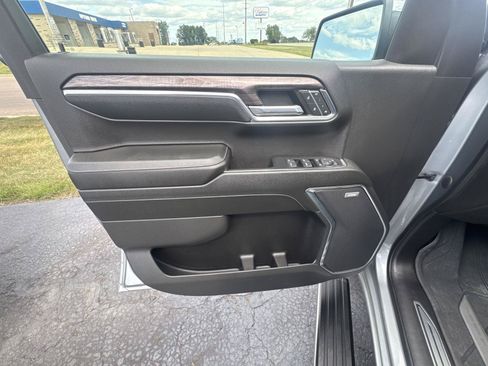 Used 2024 Chevrolet Silverado 1500 LTZ w/ LTZ Premium Package AWD/4WD image 8