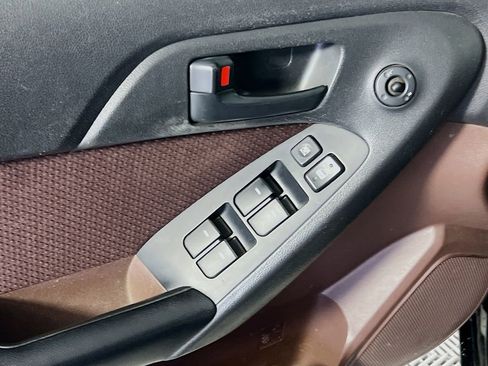 Used 2011 Kia Forte EX w/ Premium Pkg image 10