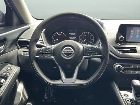 Used 2022 Nissan Altima 2.5 S FWD image 29