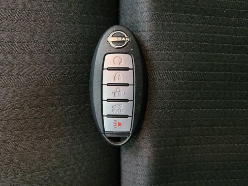 Used 2025 Nissan Altima 2.5 SV FWD image 32
