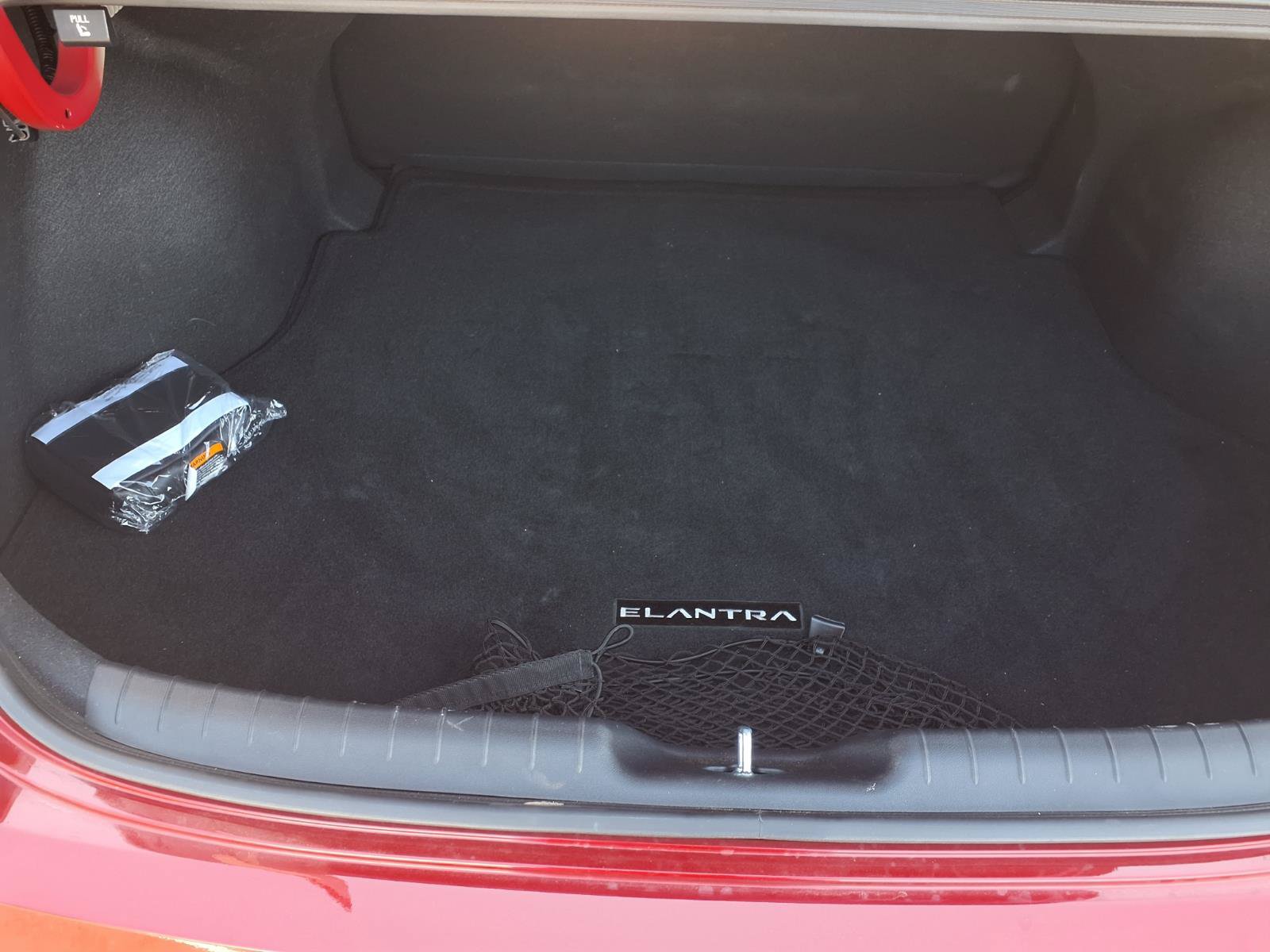 Certified 2026 Hyundai Elantra SE FWD image 8