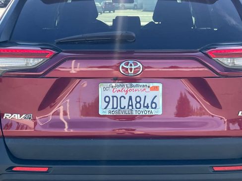 Used 2022 Toyota RAV4 LE FWD image 19