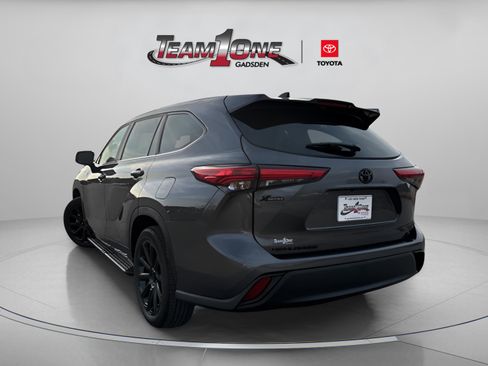 Certified 2023 Toyota Highlander LE image 8