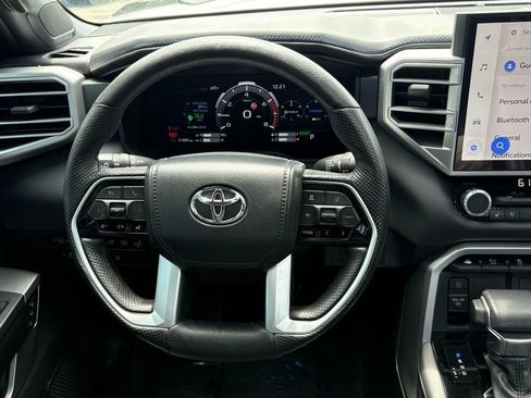 Used 2024 Toyota Tundra Platinum AWD/4WD image 18