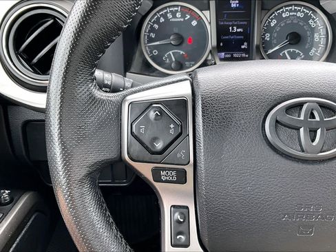 Used 2021 Toyota Tacoma SR5 AWD/4WD image 24