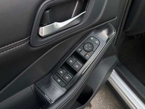 Used 2023 Nissan Rogue SV w/ SV Premium B Package image 41