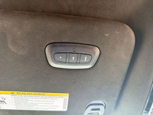 Used 2022 Jeep Grand Wagoneer Series III AWD/4WD image 32