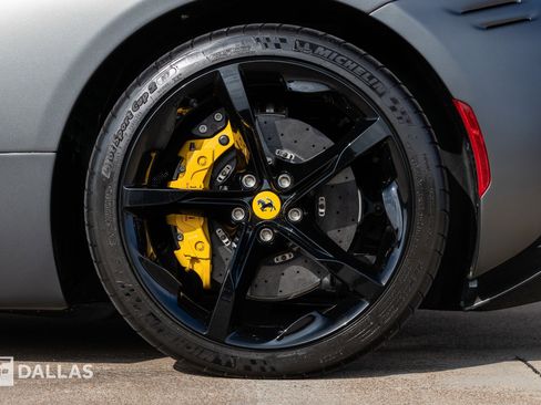 Used 2025 Ferrari SF90 Spider image 11