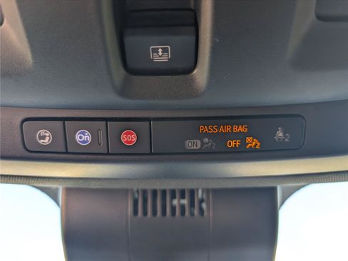 Used 2023 GMC Yukon AT4 w/ Technology Package AWD/4WD image 21