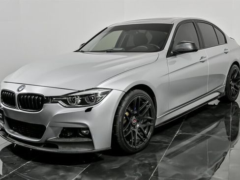 Used 2018 BMW 320i xDrive Sedan image 5