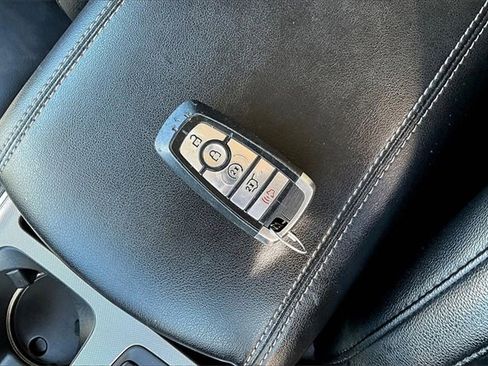 Used 2024 Ford Edge Titanium image 36