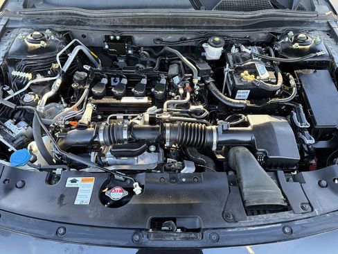 Used 2018 Honda Accord EX image 18