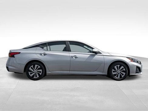 Used 2023 Nissan Altima 2.5 S FWD image 8