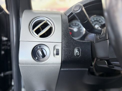 Used 2008 Lincoln Mark LT 4x4 image 27