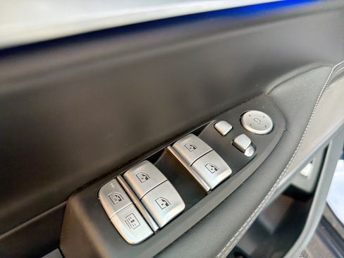Used 2019 BMW 750i w/ M Sport Package RWD image 15