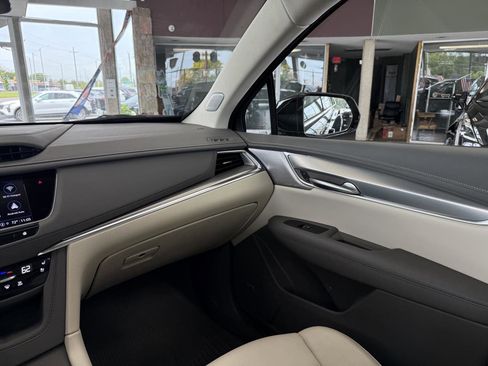 Used 2024 Cadillac XT5 Premium Luxury image 39