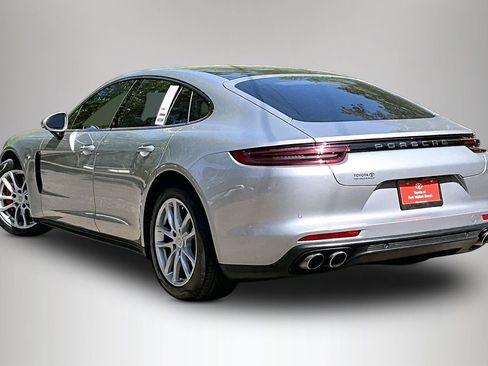 Used 2017 Porsche Panamera 4S image 4