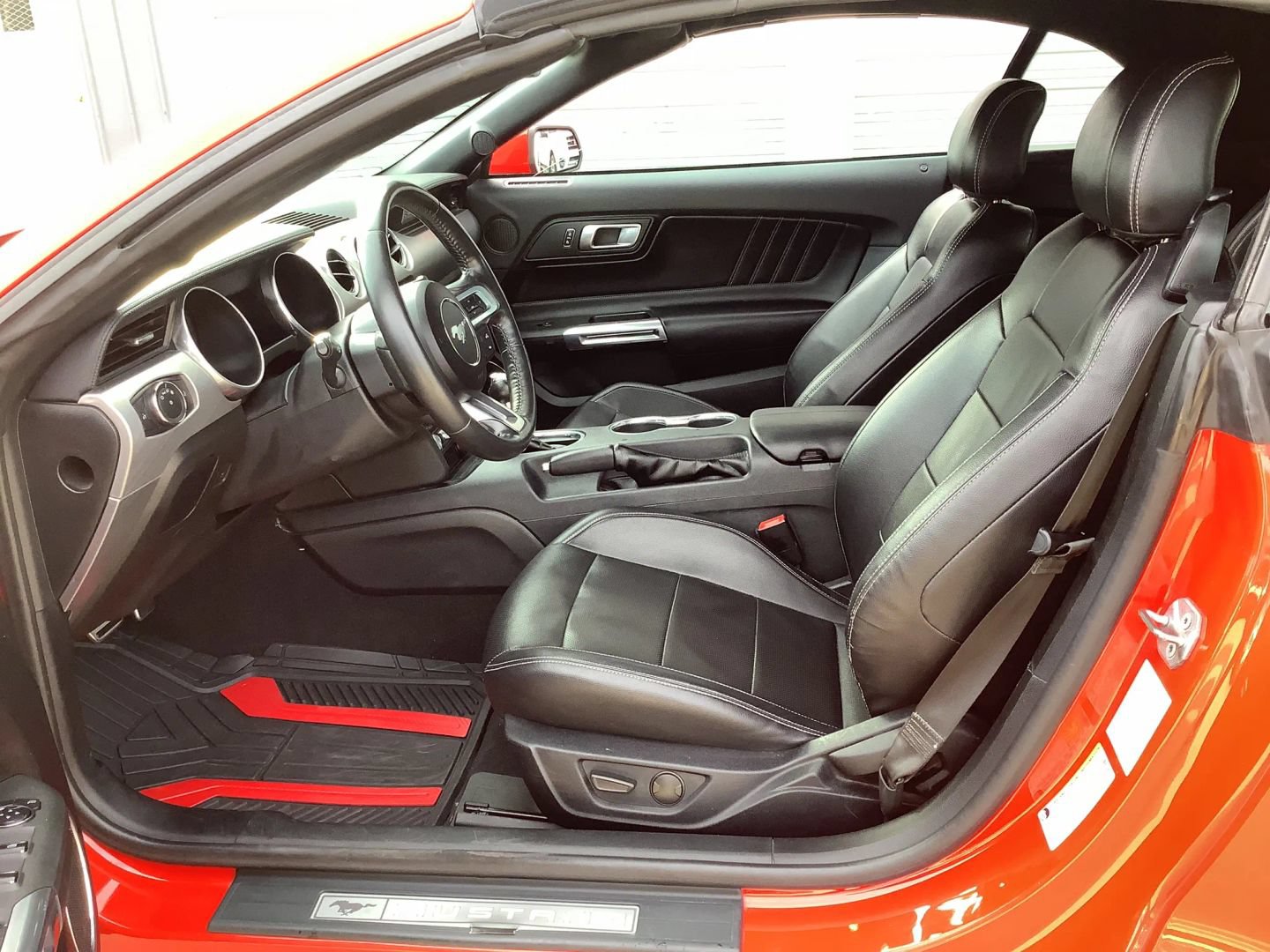 Used 2022 Ford Mustang Premium RWD image 17