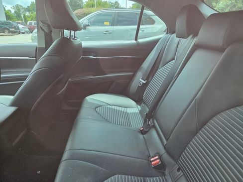 Used 2021 Toyota Camry SE FWD image 4