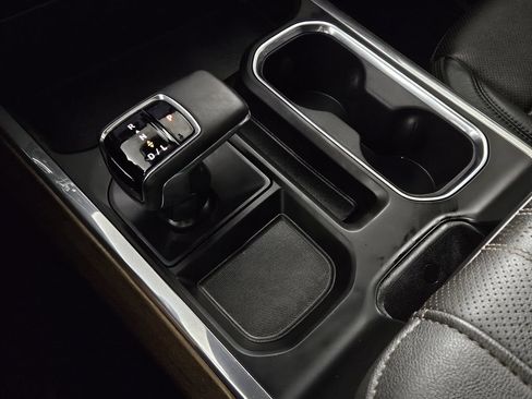 Used 2025 Chevrolet Silverado 1500 High Country w/ Midnight Edition AWD/4WD image 19