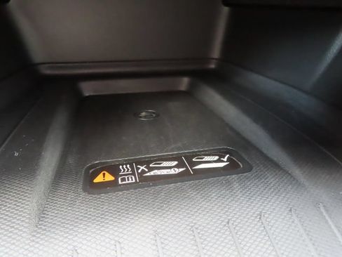 Used 2025 Chevrolet Equinox EV RS w/ Convenience Package II AWD/4WD image 33