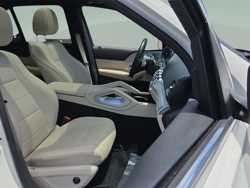 Used 2025 Mercedes-Benz GLE 350 4MATIC image 17