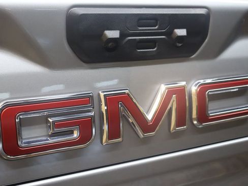 Used 2025 GMC Sierra 2500 AT4 image 32