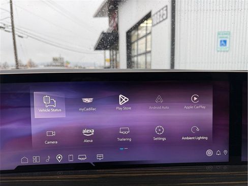 Used 2025 Cadillac Escalade ESV Premium Luxury image 19