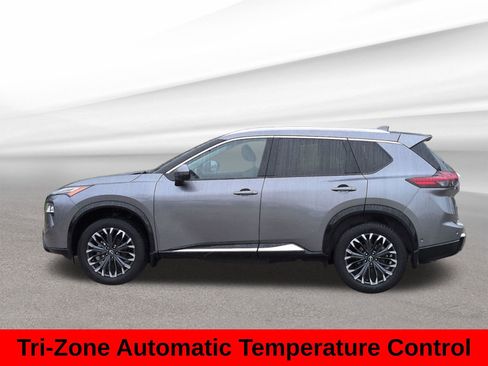 Used 2024 Nissan Rogue Platinum w/ Platinum Premium Package AWD/4WD image 12