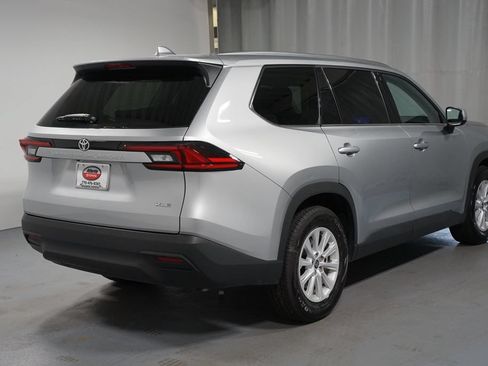 Certified 2026 Toyota Grand Highlander FWD image 8
