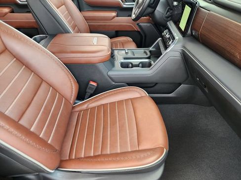 Used 2025 GMC Sierra 2500 Denali Ultimate w/ Max Trailering Package AWD/4WD image 11