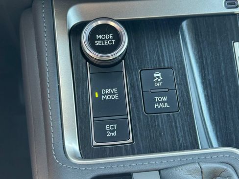 Used 2026 Lexus GX 550 w/ Accessory Package (31) AWD/4WD image 33