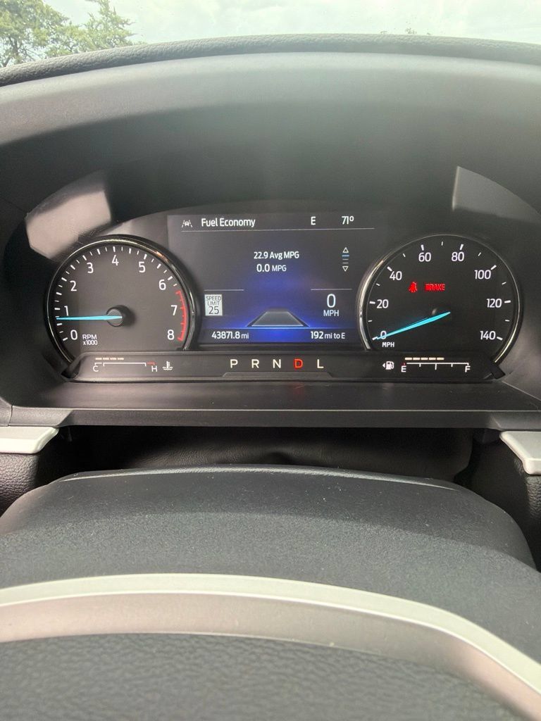 Used 2022 Ford Explorer XLT w/ Equipment Group 202A AWD/4WD image 15